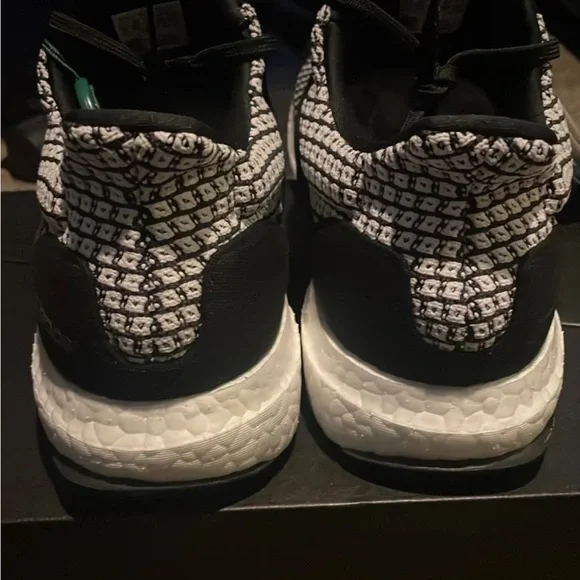 Adidas Ultraboost 5.0 DNA ‘Oreo’ - Picture 4 of 8